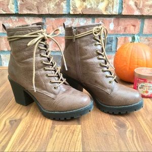 Zigi Soho Kourtlan Lace Up Heeled Ankle Boots